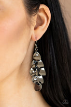 Load image into Gallery viewer, Resplendent Reflection Black Earring
