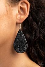 Load image into Gallery viewer, Everyone Remain PALM Black Earring
