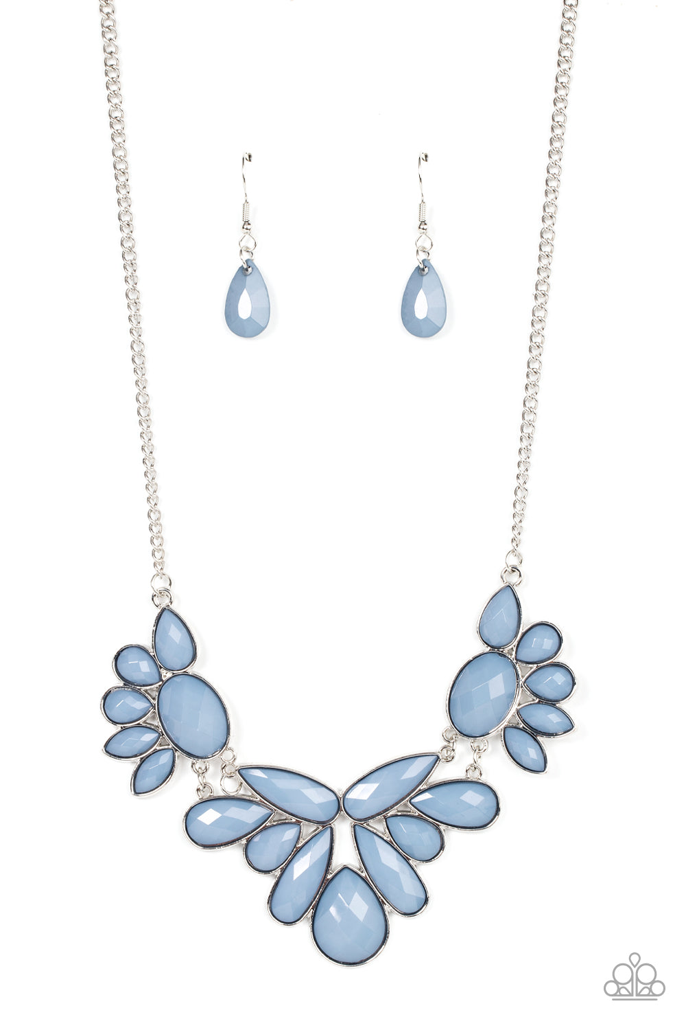 A Passing FAN-cy Blue Necklace